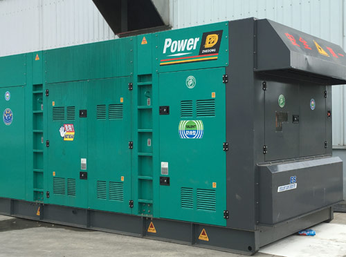 新县升级发电机组的过程中需要注意哪些安全事项？