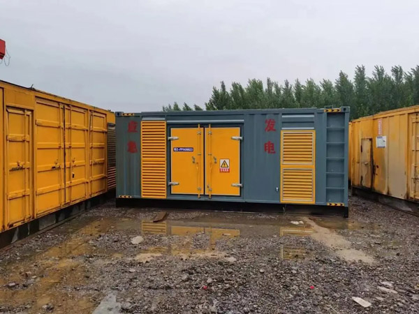 新县柴油发电机如何判断干式空气滤清器是否需要更换？